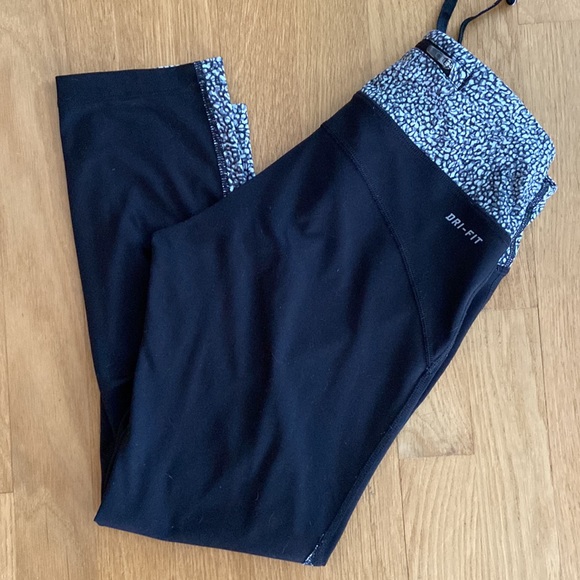Nike Dri-Fit Running Cropped Leggings - Picture 9 of 10